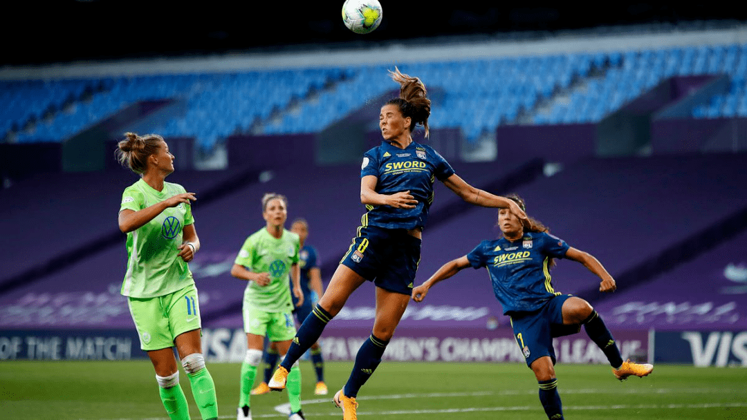 包含里昂迎欧冠关键赛；赛前绝杀压哨；话题不断；临场指挥获称赞的词条