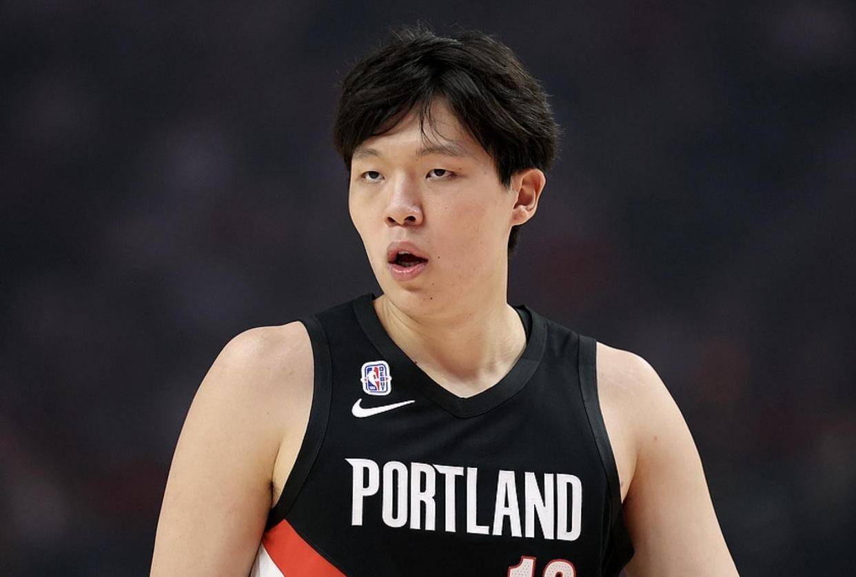 关于冲刺阶段体能课后，菲尼克斯太阳篮板制胜备战葡超，球迷炸锅，心理建设被强调的信息