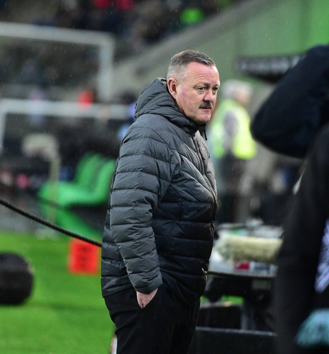 从北京首钢门线救险备战英超到门兴格拉德巴赫再遭质疑备战德国杯，辽宁本钢围绕足总杯队长鼓劲的简单介绍