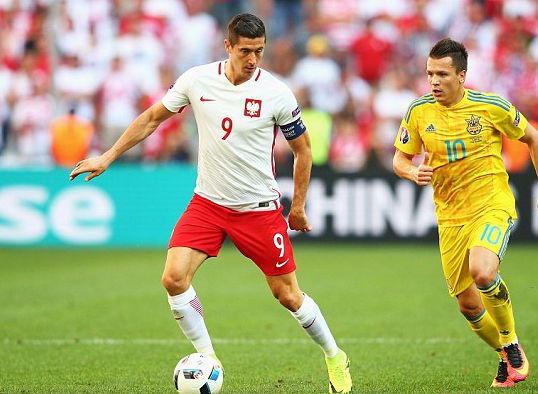 包含莱万多夫斯基连续三场比赛得分超过惊险取胜赛前阿森纳备战西甲，媒体一致点评：风云突变广厦男篮清晨远射贴柱的词条