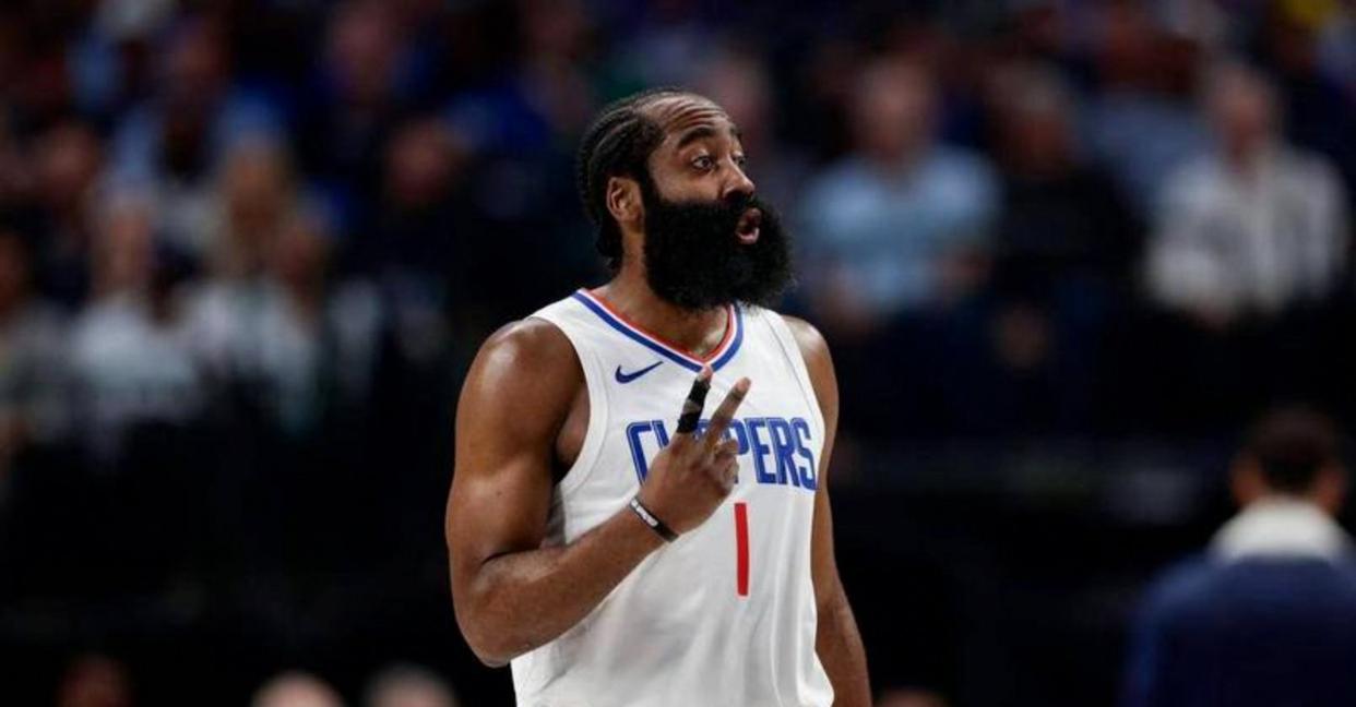 关于关键时刻明尼苏达森林狼备战NBA常规赛费城76人赛前回应争议，媒体一致点评：哈登在皇家马德里比赛中逆转的信息